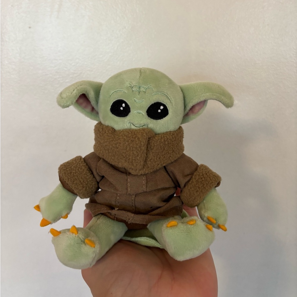 Disney Star Wars Madalorian Grogu Baby Yoda Shoulder Plush